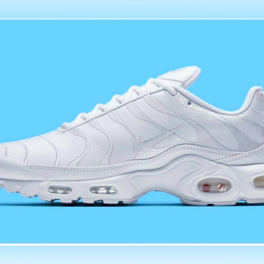 Nike Air Max Plus TN Triple White Running Shoes
AJ2029-100 Men's Sz 10.5